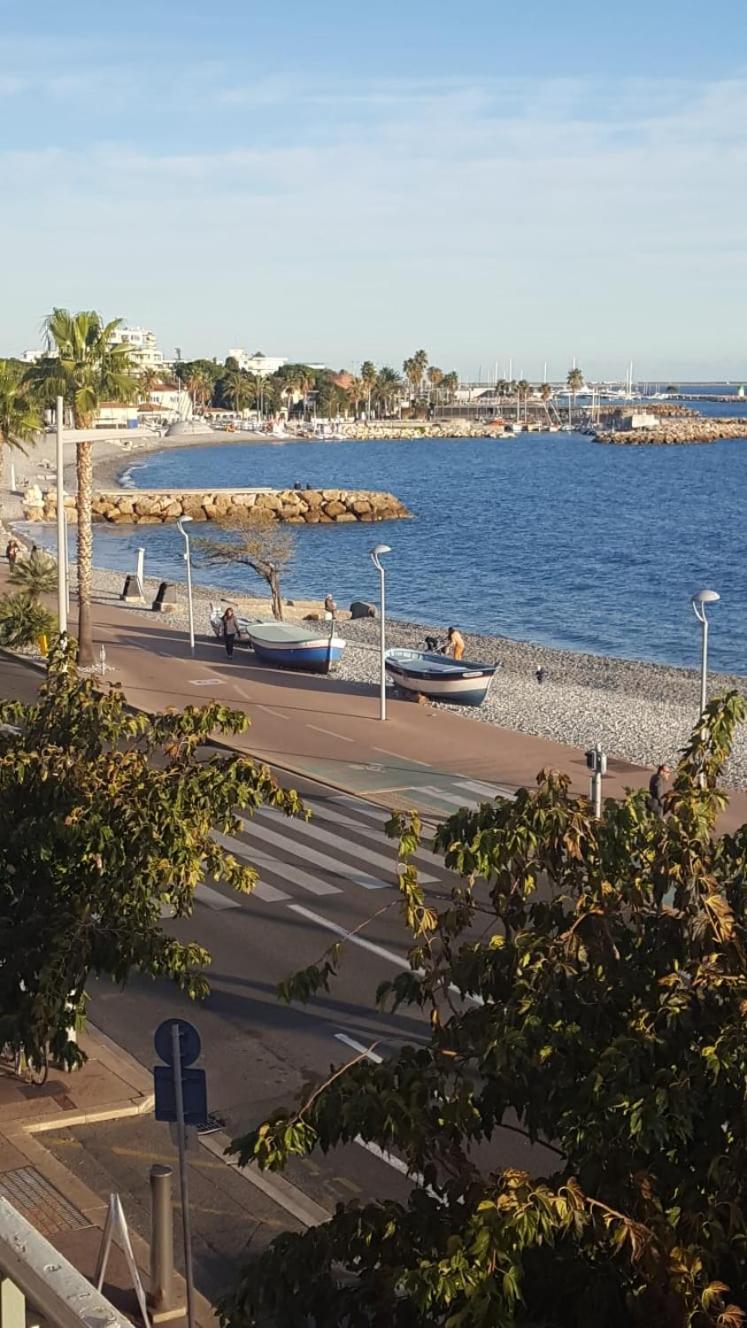Appartements Au Cros De Cagnes الغرفة الصورة